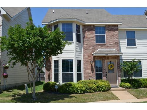 5744 Giddyup Ln, Fort Worth, TX, 76179-7353 | Card Image