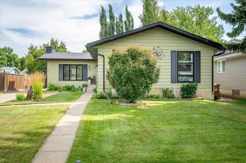 19 Lamoureux Place, St. Albert, AB, T8N2J4 | Card Image