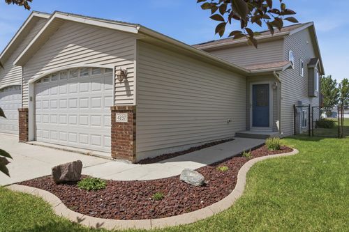 4237 39th Ave S, Fargo, ND, 58104-7525 | Card Image