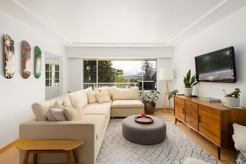 1231 Cloverley St, North Vancouver, BC, V7L1N7 | Card Image