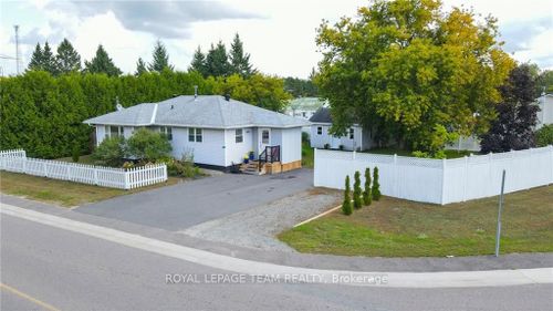 52 Paugh Lake Rd, Barrys Bay, ON, K0J1B0 | Card Image