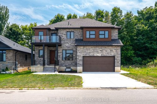 upper-25 Sunview Dr, Norwich, ON, N0J1P0 | Card Image