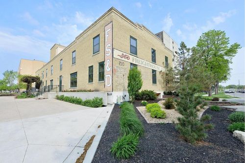 104-210 11th St N, Fargo, ND, 58102-4668 | Card Image