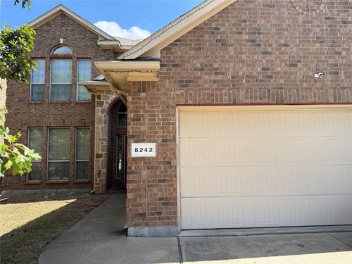 8242 Clarkview Dr, Dallas, TX, 75236-5841 | Card Image