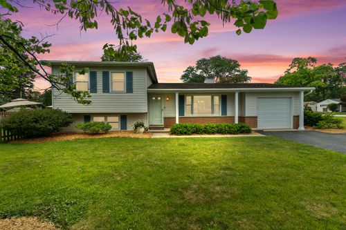 3S430 Osage Dr, Glen Ellyn, IL, 60137-7422 | Card Image