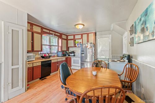 417 E Oregon St, Lapeer, MI, 48446-2396 | Card Image
