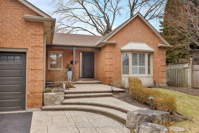 342 Claremont Cres, House other with 3 bedrooms, 3 bathrooms and 6 parking in Oakville ON | Image 2