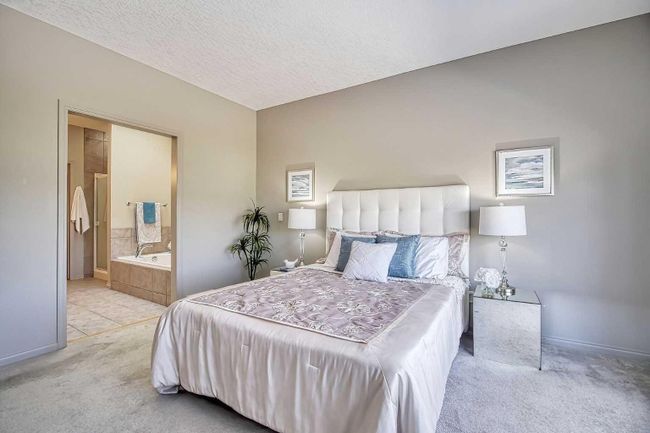 135 Everglade Way Sw, Home with 2 bedrooms, 2 bathrooms and 4 parking in Calgary AB | Image 21