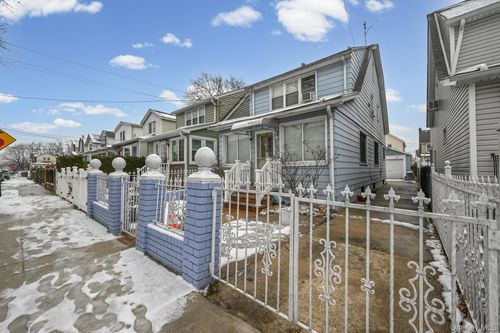 19028 118th Avenue, New York, NY, 11412 | Card Image