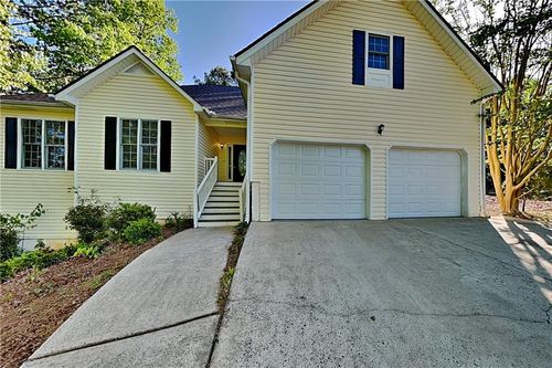 755 Abbington Ln, Douglasville, GA, 30134-6340 | Card Image