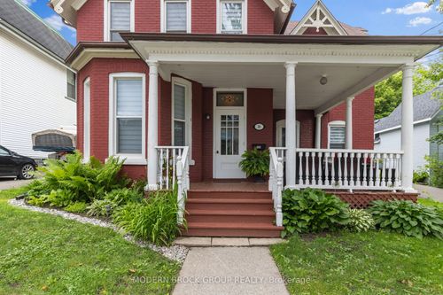 16 Beecher St, Brockville, ON, K6V5L9 | Card Image