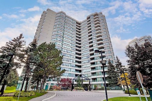 804-7250 Yonge St, Thornhill, ON, L4J7X1 | Card Image