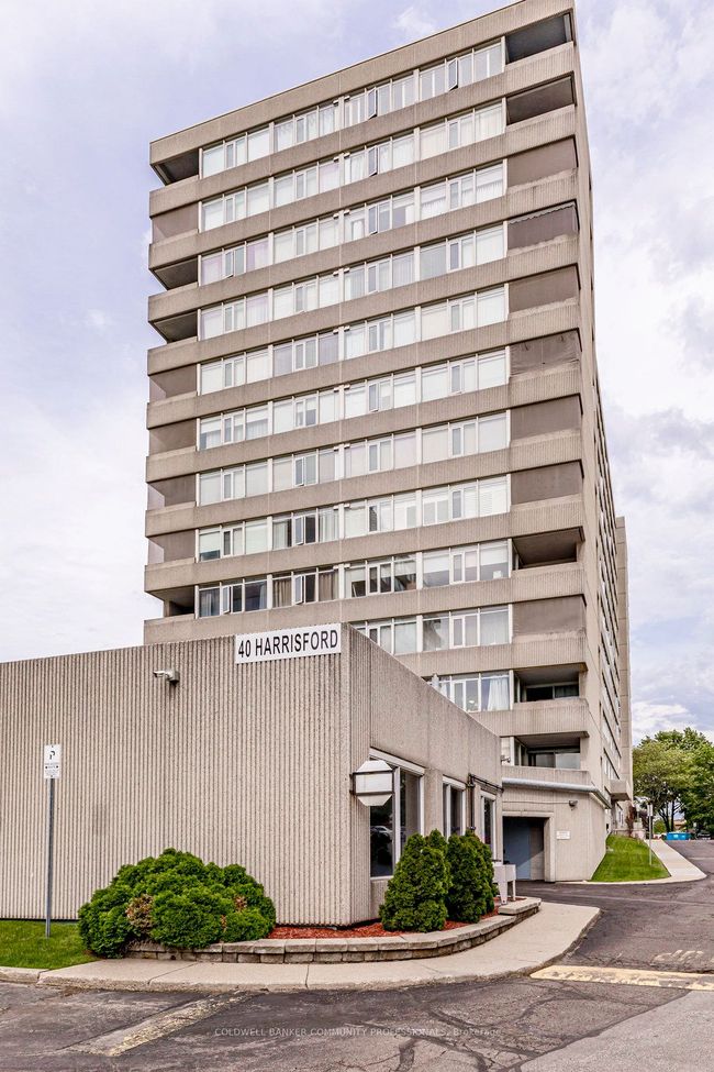 403 - 40 Harrisford St, Condo with 2 bedrooms, 2 bathrooms and 1 parking in Hamilton ON | Image 4