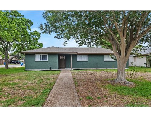102 Terlingua Dr, Portland, TX, 78374-1216 | Card Image