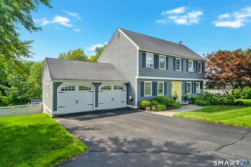 897 East St, Middletown, CT, 06457-1736 | Card Image