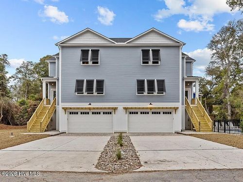 south-331 Live Oak St, Emerald Isle, NC, 28594-2826 | Card Image