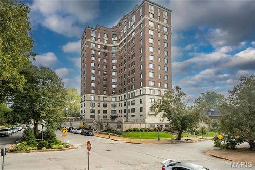 11e-410 N Newstead Ave, Saint Louis, MO, 63108-2642 | Card Image