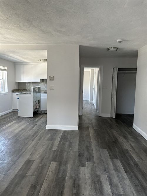 303-11 Langdon, Everett, MA, 02149 | Card Image