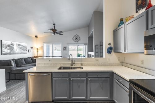 2714 E Del Rio St, Gilbert, AZ, 85295-9036 | Card Image