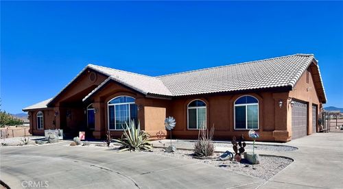 13565 Farmington St, Oak Hills, CA, 92344-8423 | Card Image