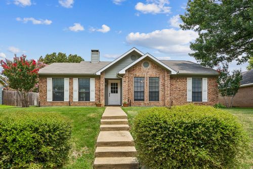 807 Blue Oak Dr, Lewisville, TX, 75067-6228 | Card Image