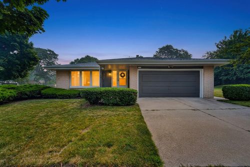 1217 Fairway Dr, Racine, WI, 53405-1711 | Card Image