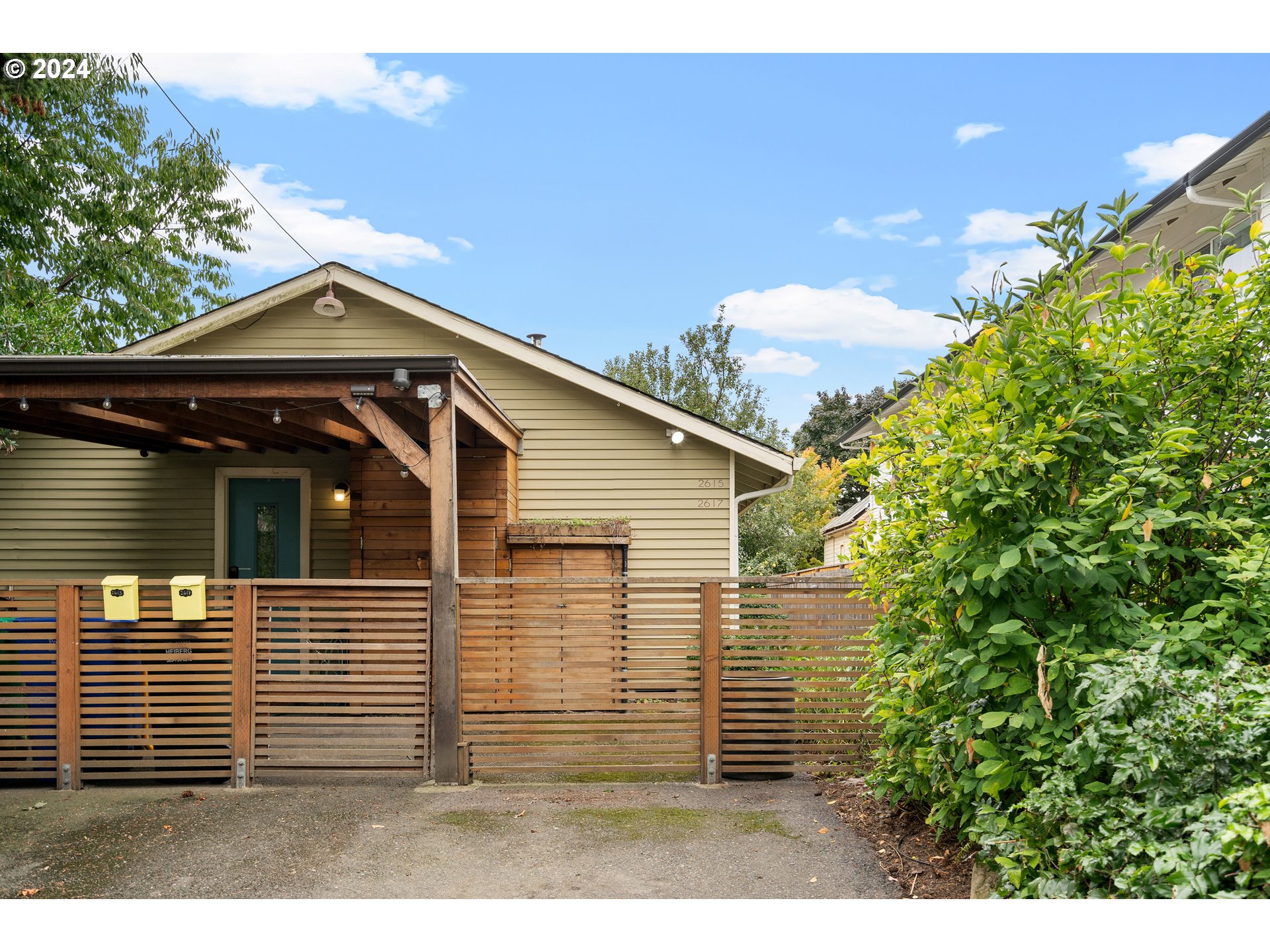 15th Ave, Portland, OR 97202