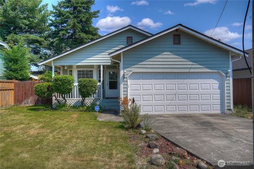 511 6th St Nw, Puyallup, WA, 98371-4243 | Card Image