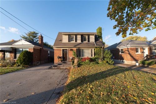66 Maitland St, Thorold, ON, L2V3A9 | Card Image
