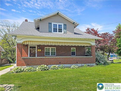 82 Front St, Bangor, PA, 18013-1324 | Card Image