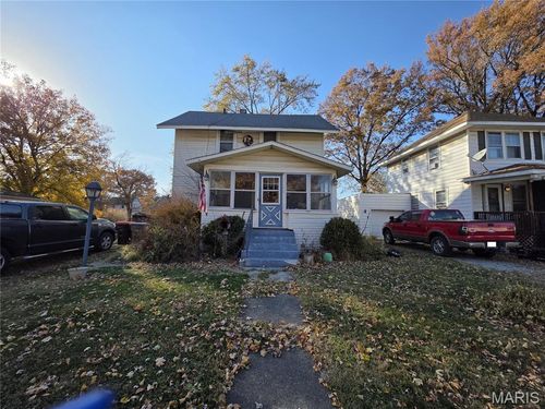 1020 N Charles St, Carlinville, IL, 62626-1127 | Card Image