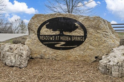 126 Twin Cavern Trl, Reeds Spring, MO, 65737-4502 | Card Image