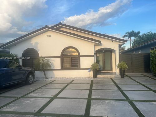 7801 W 30th Ln, Hialeah, FL, 33018-3832 | Card Image