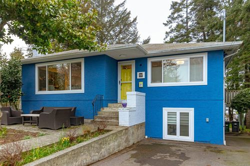 906 Mcadoo Pl, Saanich, BC, V8X1V8 | Card Image