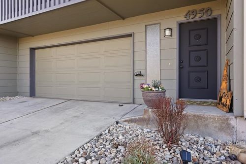 4950 N Bitterbrush, Boise, ID, 83703 | Card Image