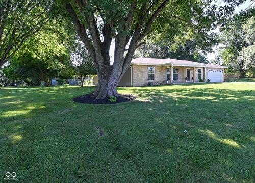 2061 Fairway Dr, Greencastle, IN, 46135-9207 | Card Image