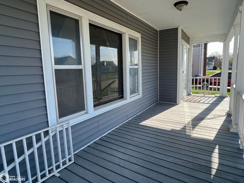 11 5th Ave W, Albia, IA, 52531-2517 | Card Image