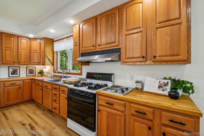 Kitchen | Image 8