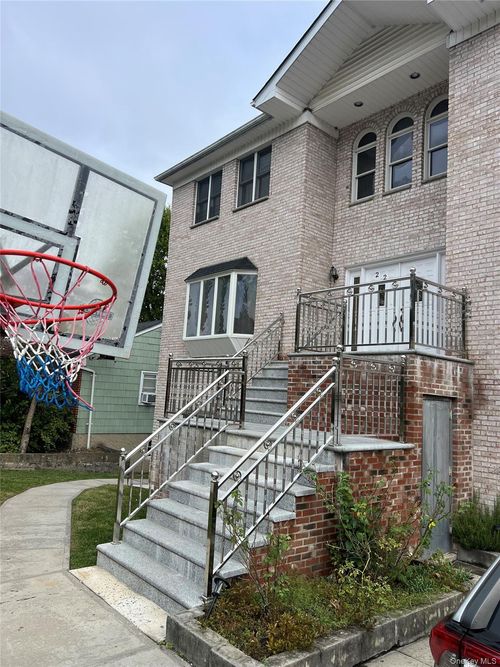 22 Truman Ave, Yonkers, NY, 10703-1114 | Card Image