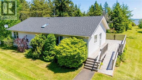 166 Rte 960, Cape Tormentine, NB, E4M2C6 | Card Image