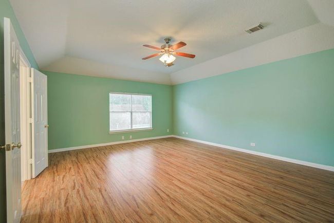 2917 Veva Dr, House other with 4 bedrooms, 3 bathrooms and 2 parking in Pearland TX | Image 34