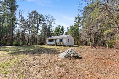 20 Freeman St, Norton, MA, 02766-2217 | Card Image