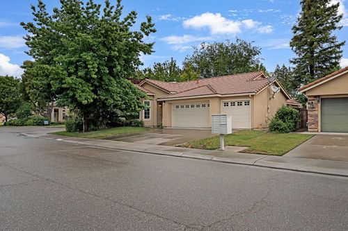 10087 River Falls Cir, Stockton, CA, 95209-4129 | Card Image