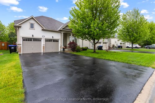 8 Broadpoint St, Wasaga Beach, ON, L9Z3B8 | Card Image