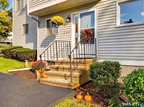246-246 Greens Farm Rd, Branford, CT, 06405-5913 | Card Image