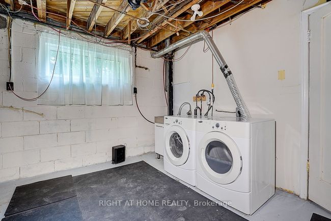 2 Citadel Dr, House other with 3 bedrooms, 2 bathrooms and 2 parking in Scarborough ON | Image 44