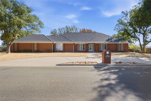 2116 Cherokee Loop, Graham, TX, 76450-4736 | Card Image