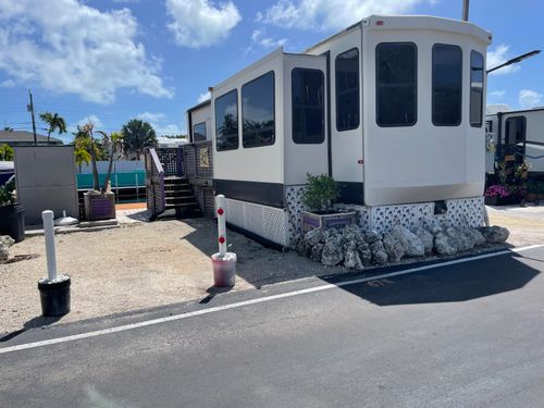 67w-6099 Overseas Hwy, Marathon, FL, 33050-4732 | Card Image