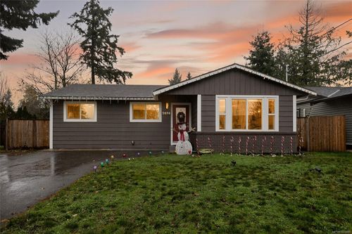 2674 Camcrest Dr, Nanaimo, BC, V9T4V8 | Card Image