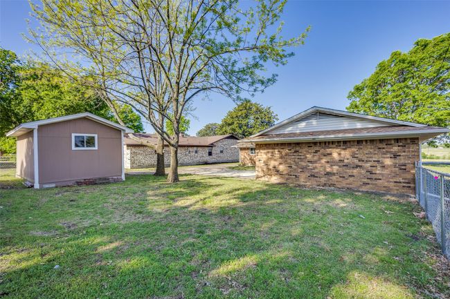 709 S Farmington Rd, House other with 3 bedrooms, 2 bathrooms and null parking in Howe TX | Image 25